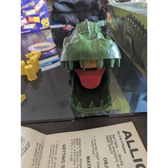 Rare ALLIGATOR GAME Vintage IDEAL 1980 With Box Horror Movie Complete! - Picture 2 of 5